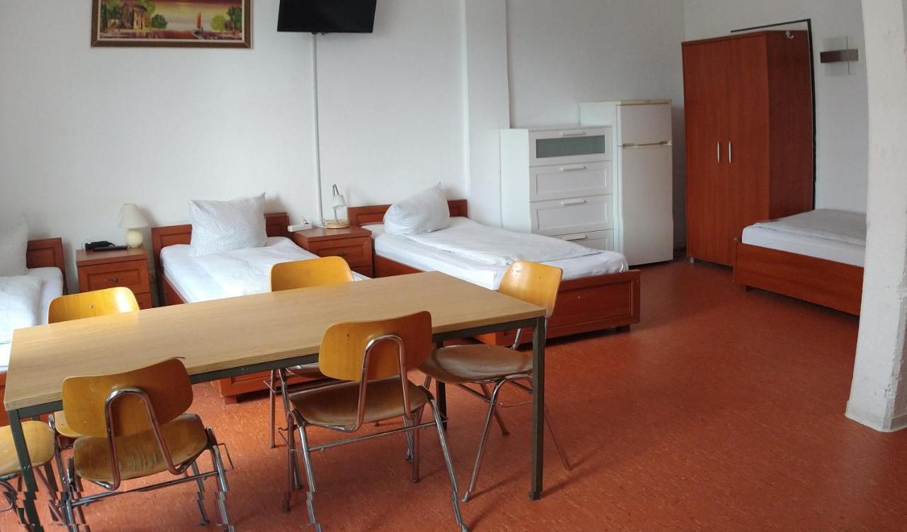 Hostel Am Kurtti Berlin Exteriör bild